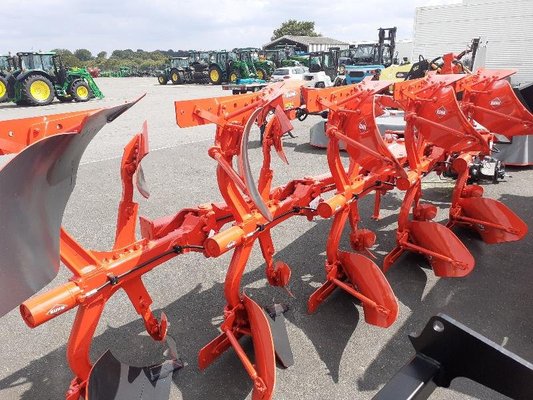 Charrue Kuhn VM123