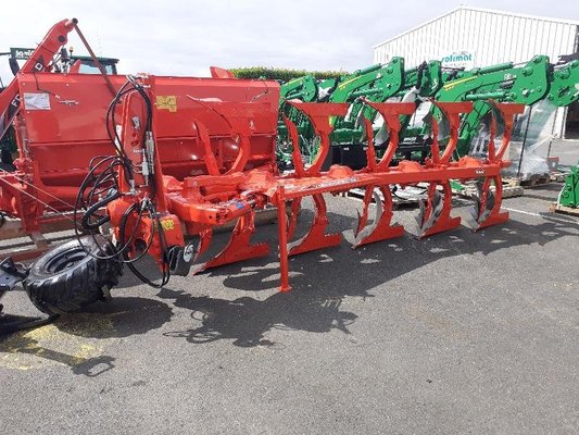 Charrue Kuhn VM123