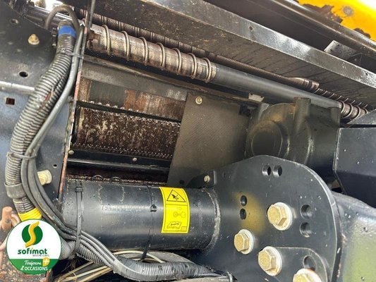 Presse à balles rondes New Holland ROLLBELT180