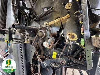 Presse à balles rondes New Holland ROLLBELT180 - 9