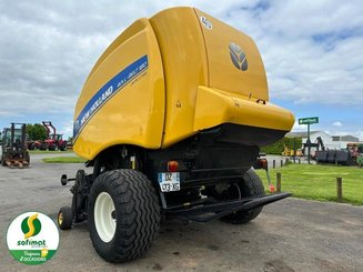 Presse à balles rondes New Holland ROLLBELT180 - 2