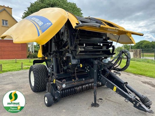 Presse à balles rondes New Holland ROLLBELT180