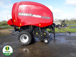 Presse à balles rondes Case IH RB465 - 1