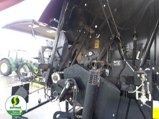 Presse à balles rondes Case IH RB465 - 5