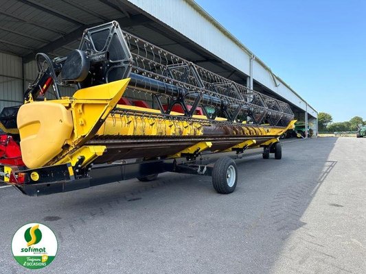 Moissonneuse batteuse New Holland CR9070