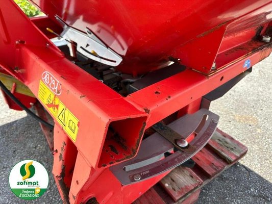 Distributeur d'engrais Kuhn MDS935