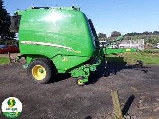 Presse à balles rondes John Deere 990 - 3