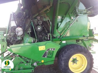 Presse à balles rondes John Deere 990 - 6