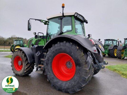 Tracteur agricole Fendt 826