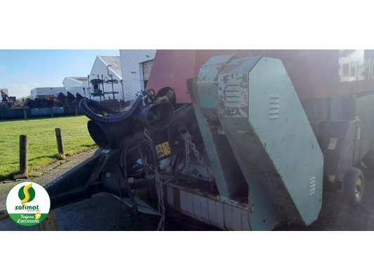 Presse à balles rondes New Holland D1210