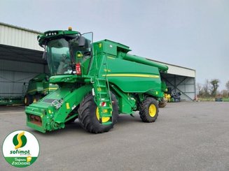 Moissonneuse batteuse John Deere T670 - 1