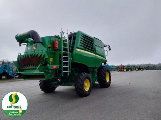 Moissonneuse batteuse John Deere T670