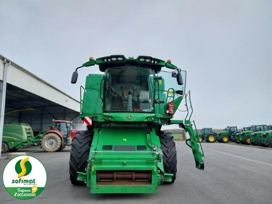 Moissonneuse batteuse John Deere T670