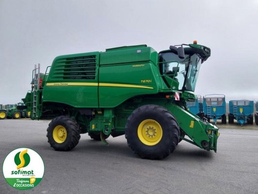 Moissonneuse batteuse John Deere T670