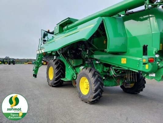 Moissonneuse batteuse John Deere T670