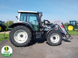 Tracteur agricole Valtra N122 - 4