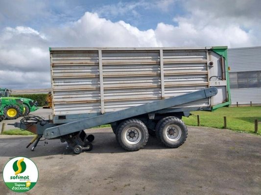 Remorque distributrice Deutz FAHRFE851