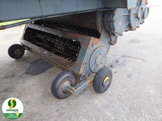 Remorque distributrice Deutz FAHRFE851 - 5
