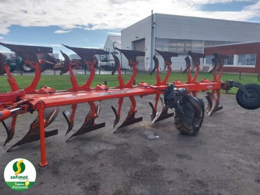 Charrue Kuhn VM153