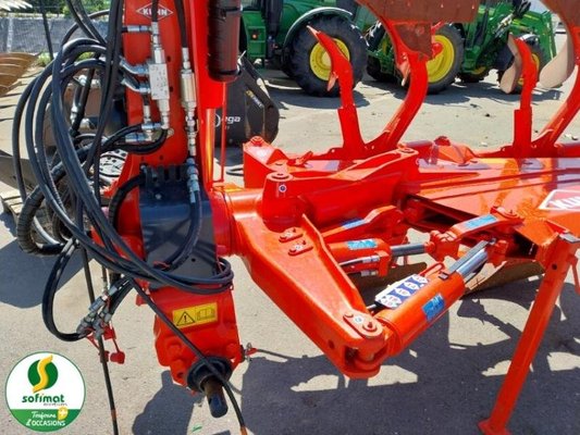 Charrue Kuhn VM183