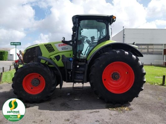 Tracteur agricole Claas AXION830