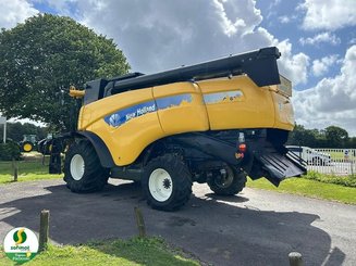 Moissonneuse batteuse New Holland CX8080 - 2